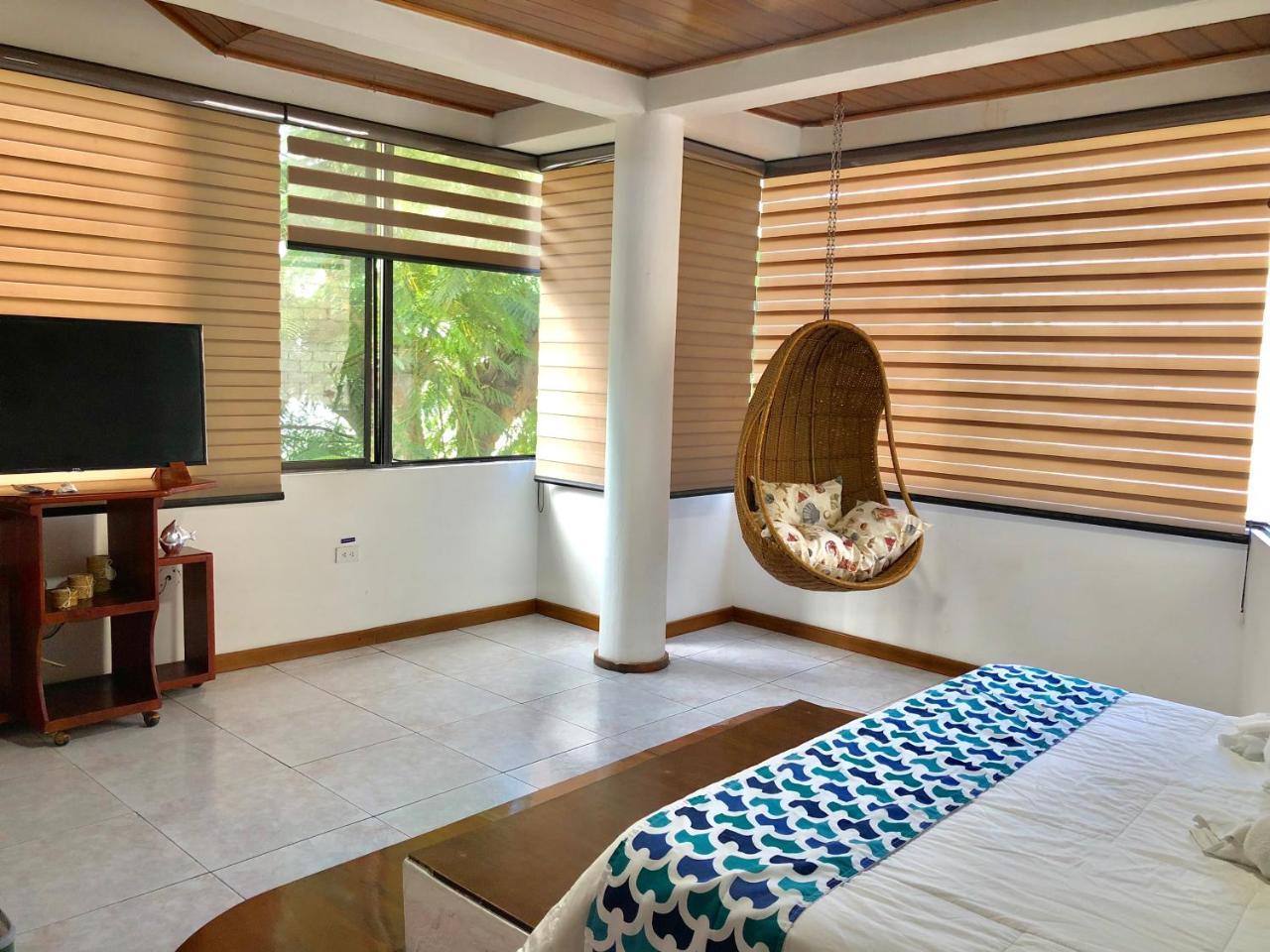 Hotel Ninfa Puerto Ayora  Extérieur photo